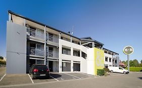 B&B HOTEL CHARTRES Le Forum